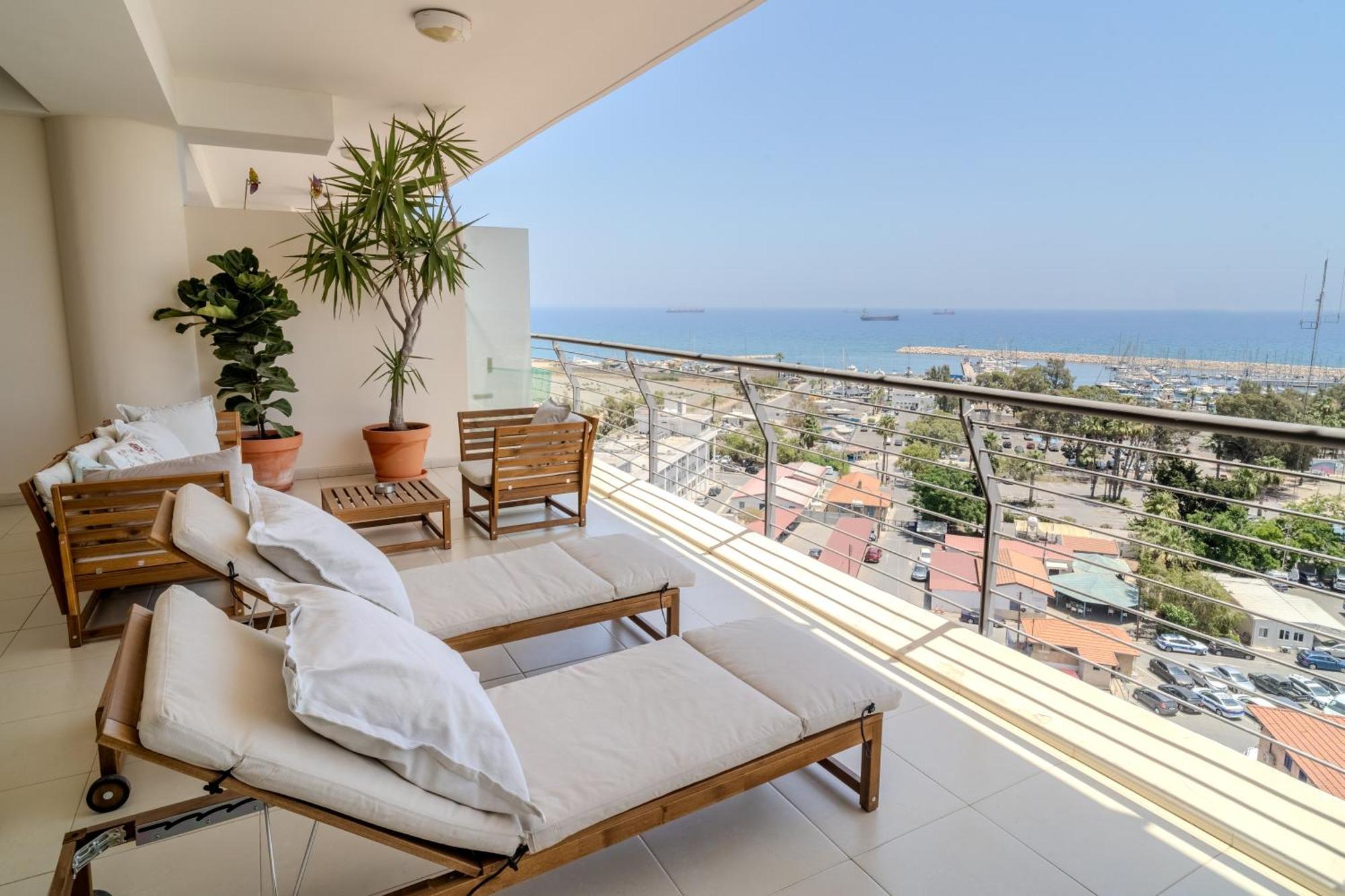 Apartment Amazing Sea And Marina View Center 2bdr Flat *