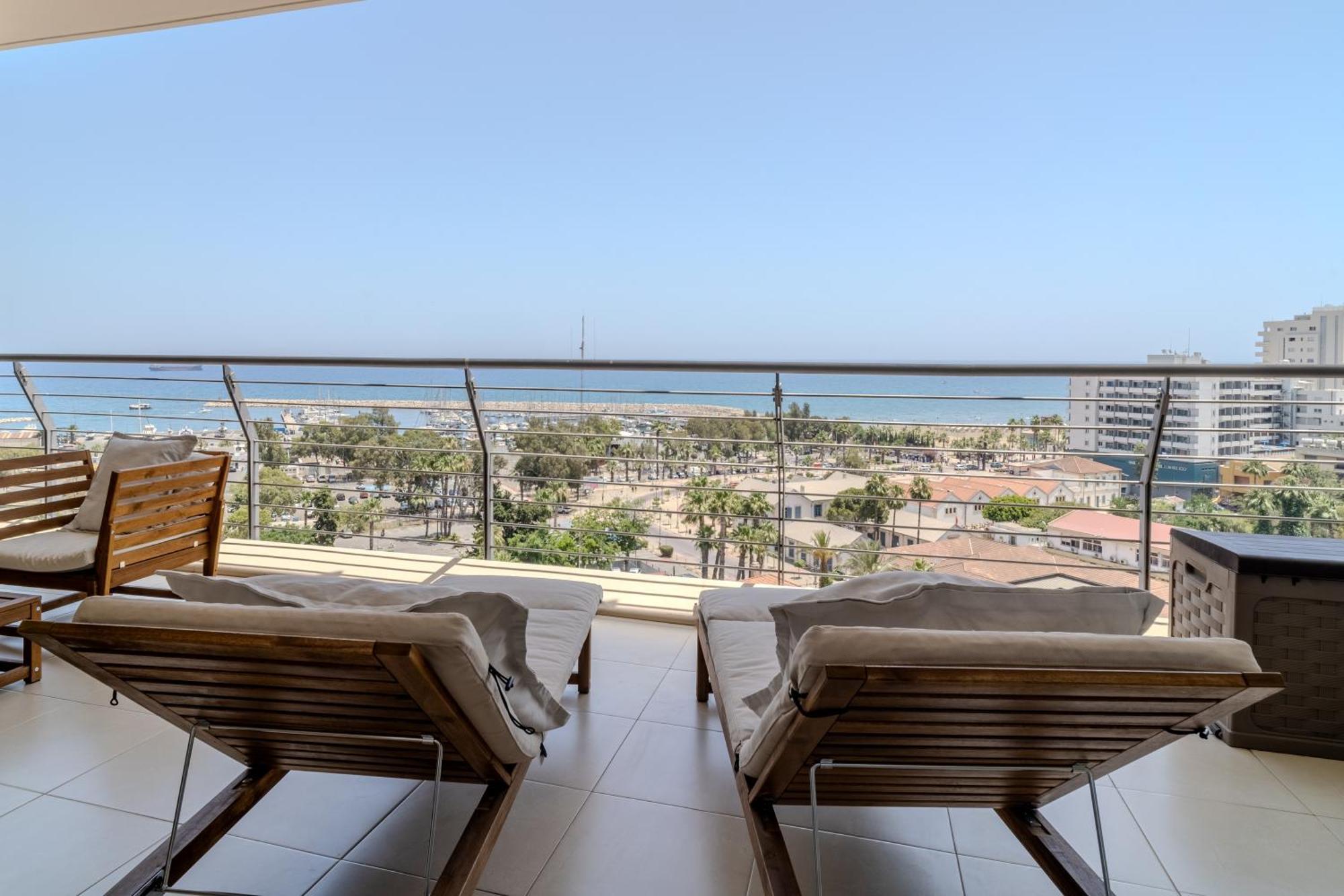 Amazing Sea And Marina View Center 2bdr Flat