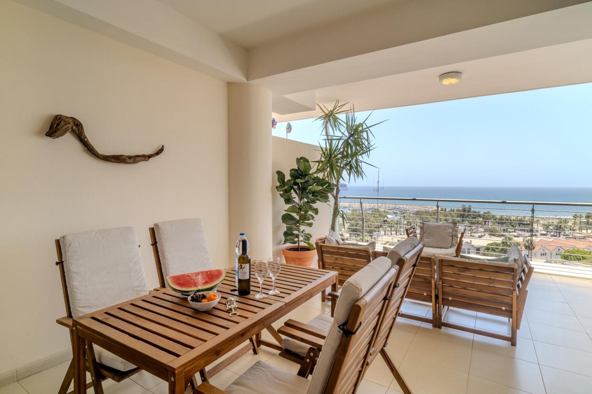 Amazing Sea And Marina View Center 2bdr Flat Apartment Larnaca