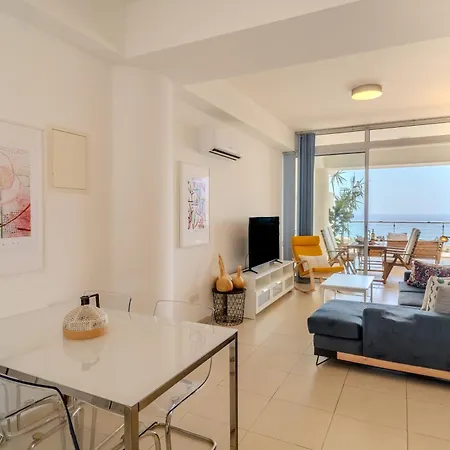 Amazing Sea And Marina View City Center 2Bdr Flat Larnaca Exterior foto