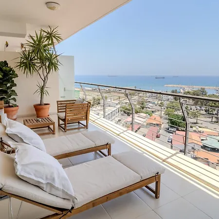 Amazing Sea And Marina View City Center 2Bdr Flat Larnaca Exterior foto