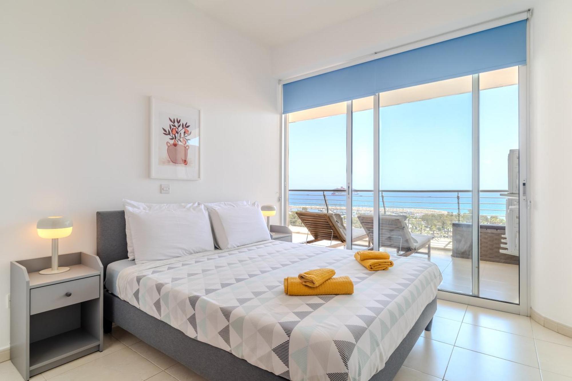 Amazing Sea And Marina View Center 2bdr Flat *