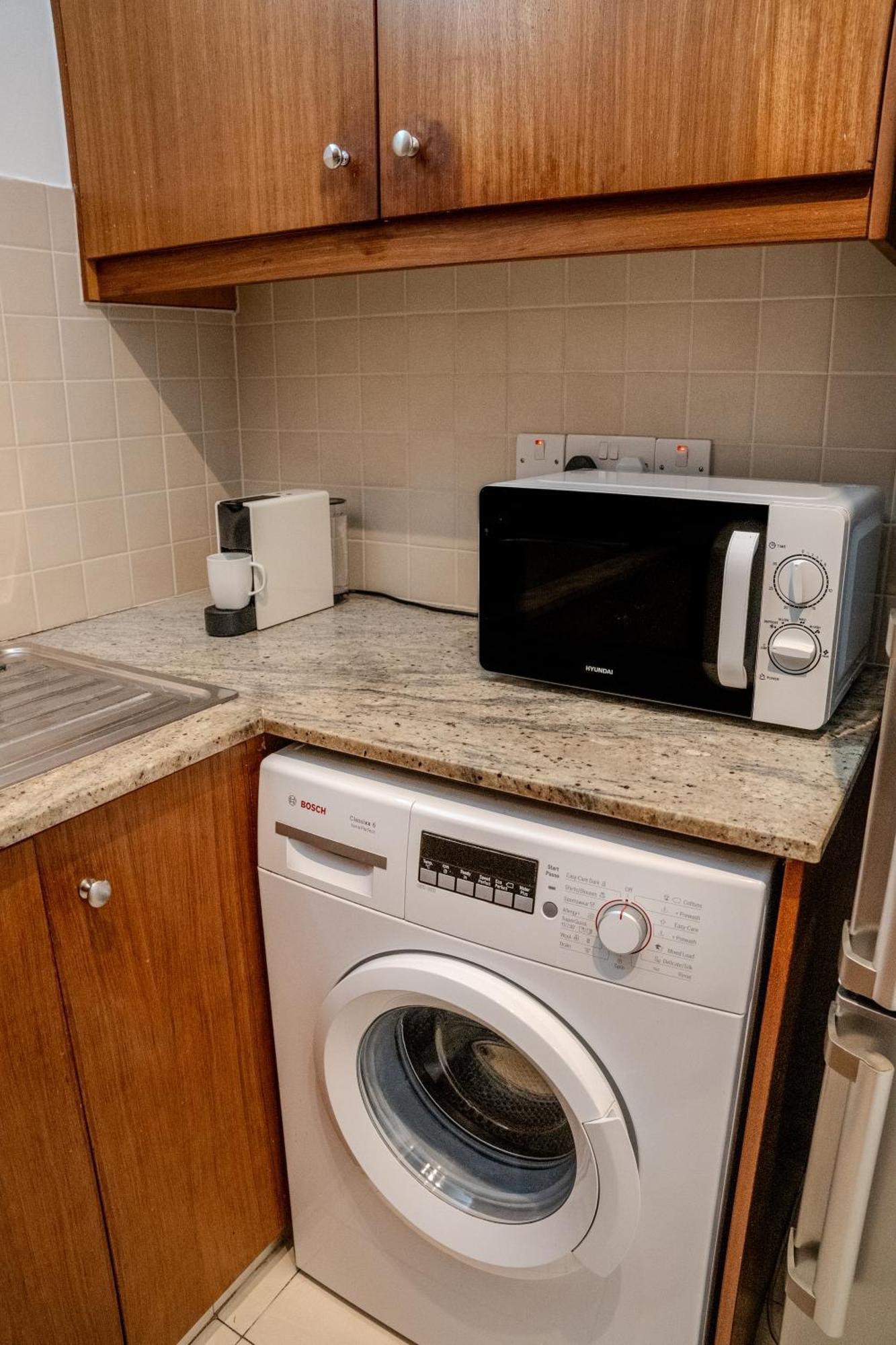 Amazing Sea And Marina View Center 2bdr Flat Apartment Larnaka